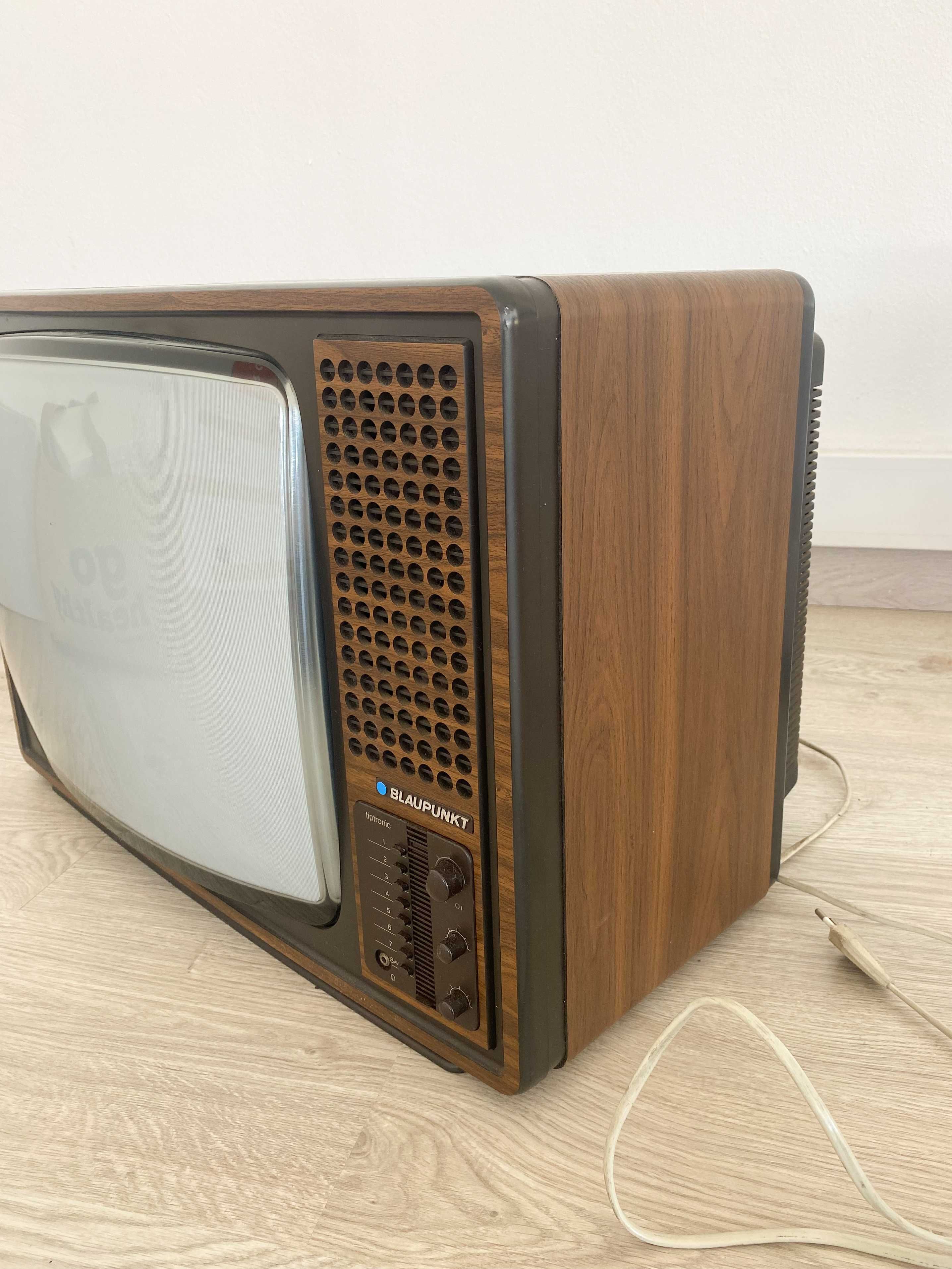 Televisão vintage antiga