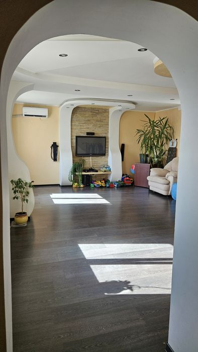 Продам 3х комнатную квартиру на 4 мкр с АО(газ)с хорошим ремонтом