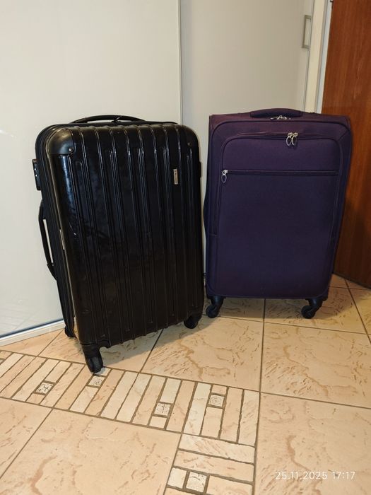 Walizka na kółkach średnia