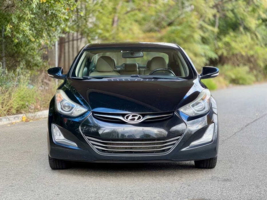 Hyundai Elantra Limited      2015