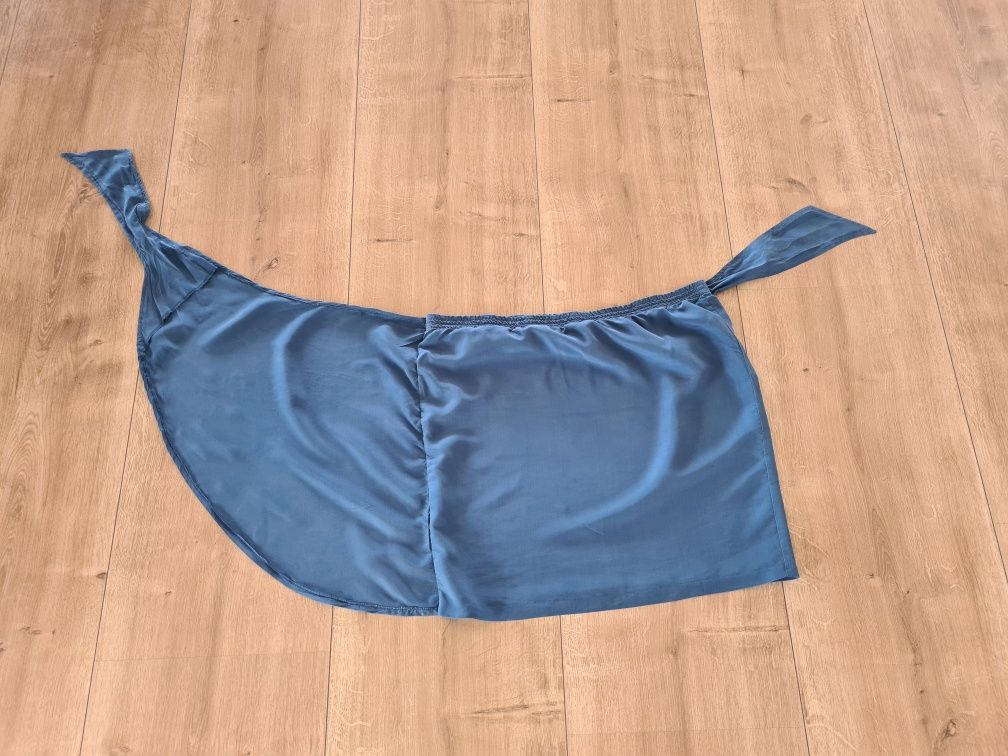 Spódnica Spódniczka 100% Jedwab niebieska

:

kolor modra r. 42 Kopert
