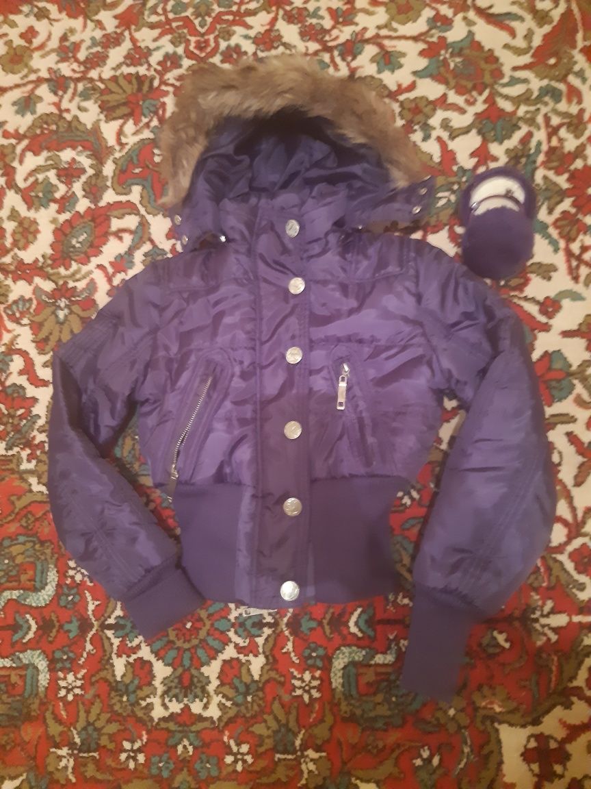 Фиолетовая зимняя куртка с капюшоном + наушники в подарок