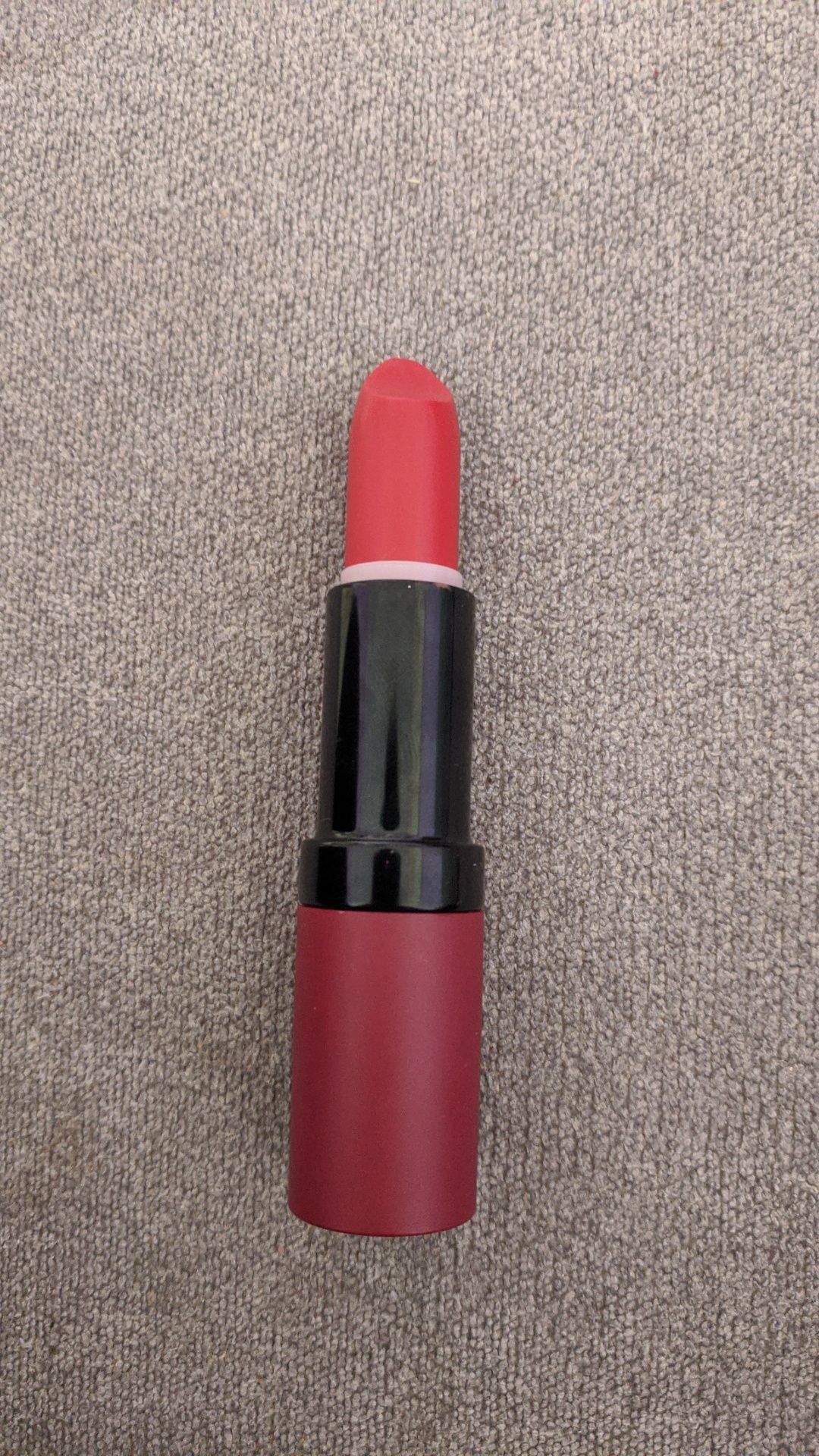 Pomadka szminka golden rose velvet matte lipstick czerwień numer 17