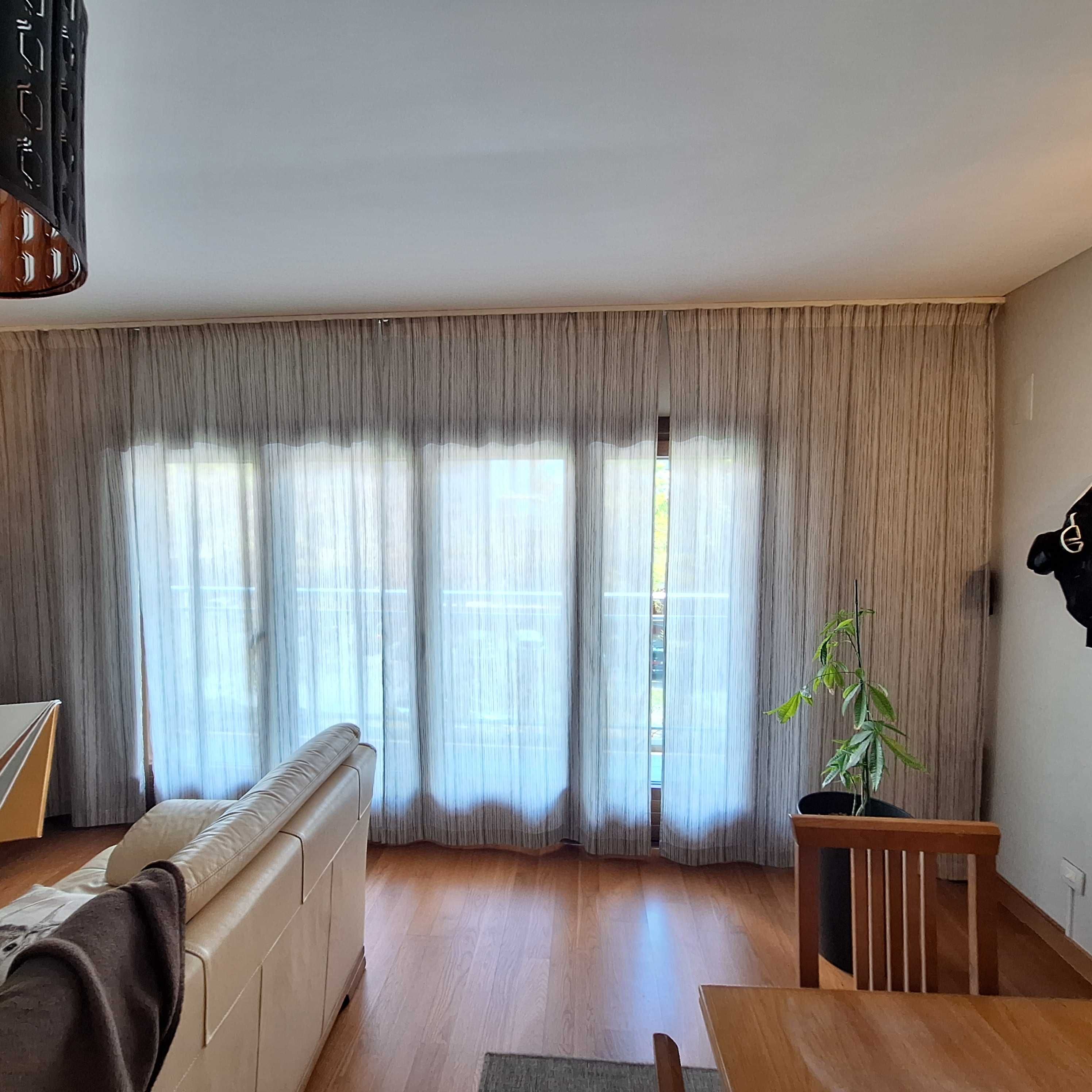 Vários cortinados de quarto e sala