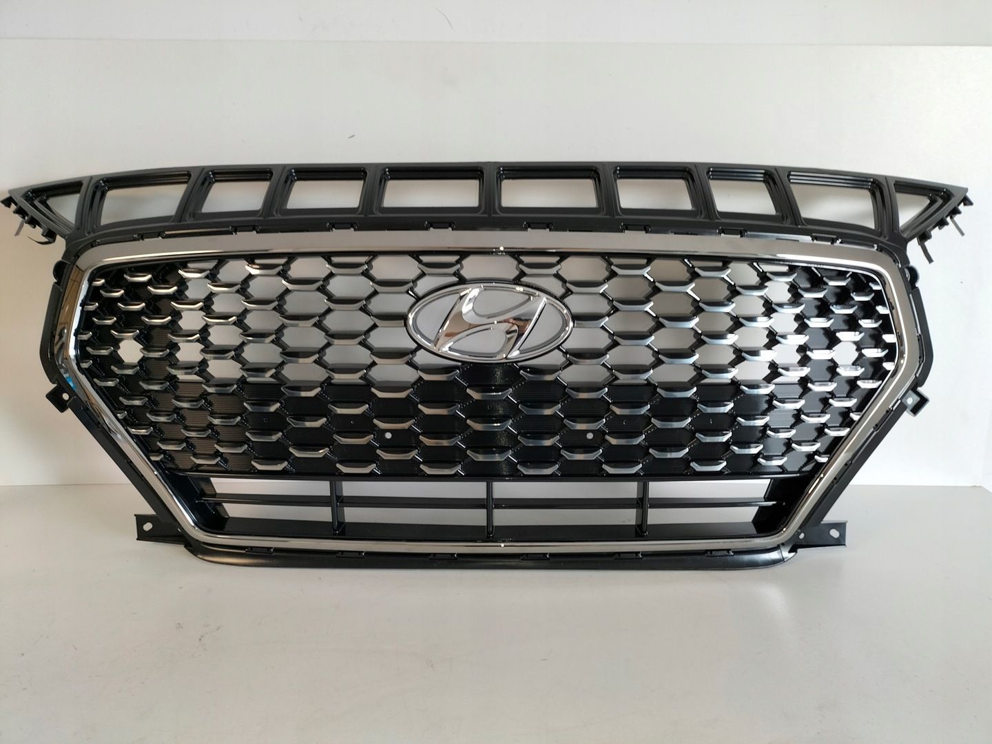 Atrapa kratka grill HYUNDAI I30 III 17-20 HB DIAMOND