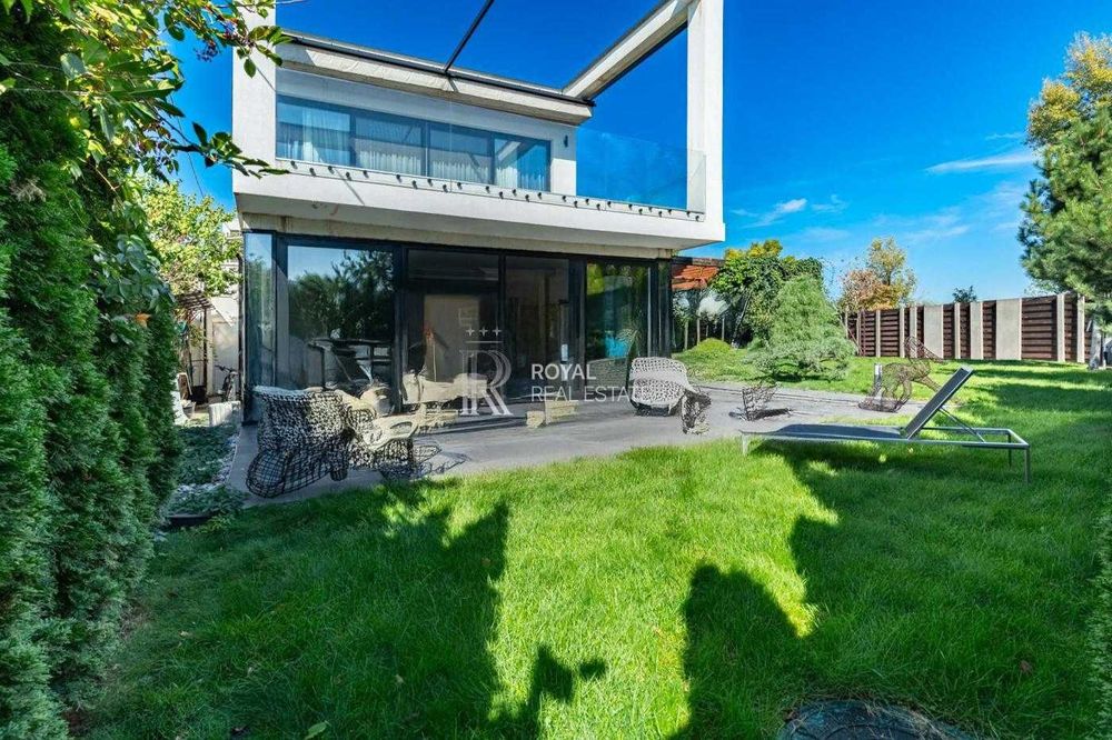 Продаж Будинок Київ Острів Водників Голосієво 500 м2 10 соток Hi Tech