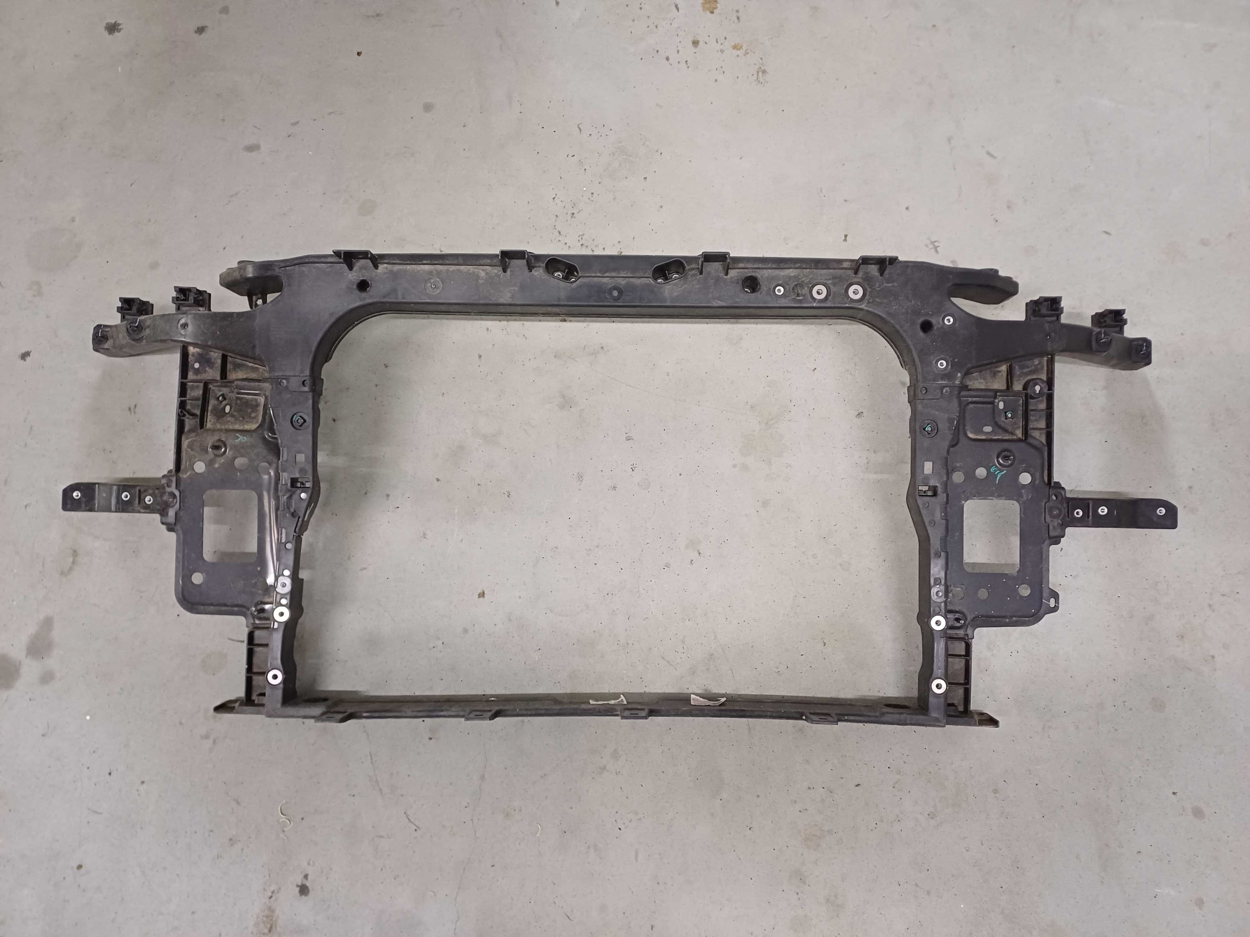 pas przedni hyundai kona lift electric 64101-dd500