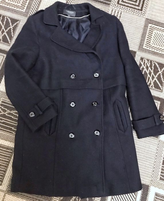 Продам пальто Limited Collection 12 розмір