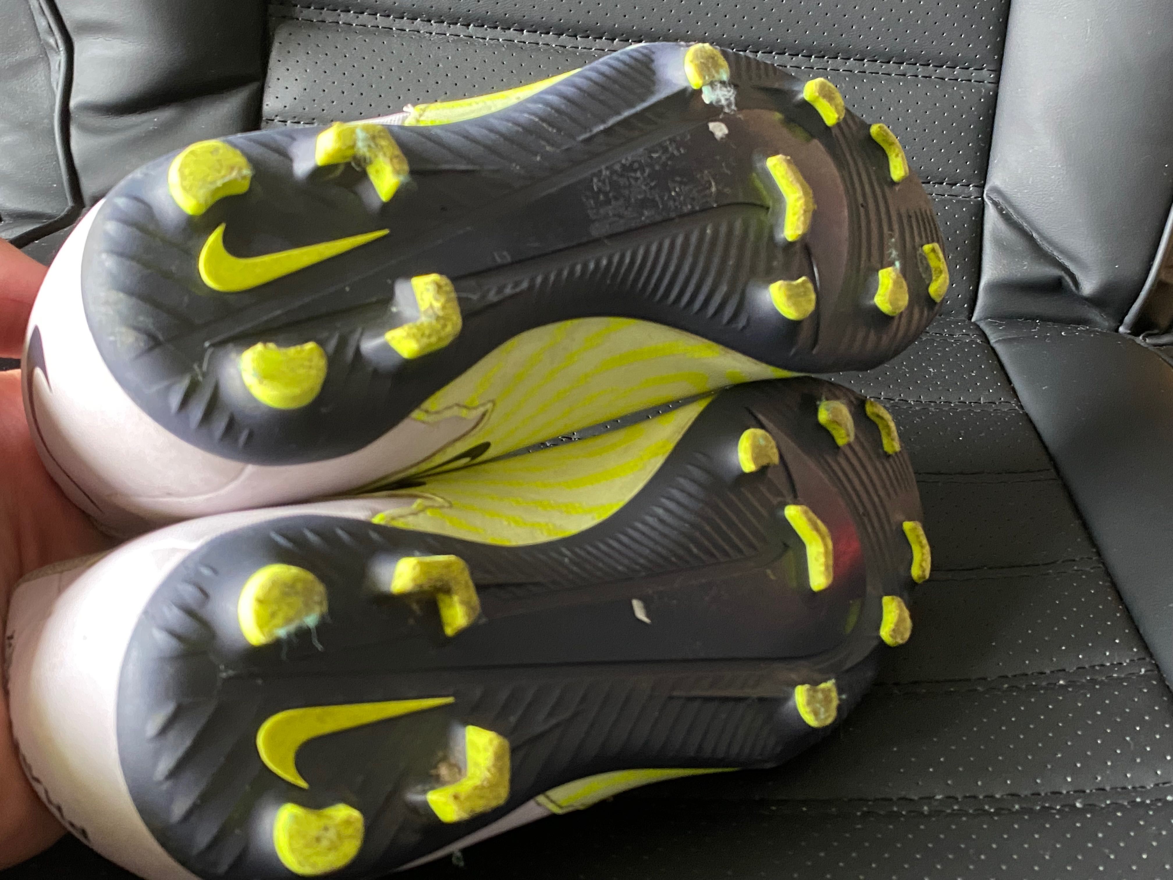 Nike Phantom 36,5 (23,5cm) Buty piłkarskie Korki polecam