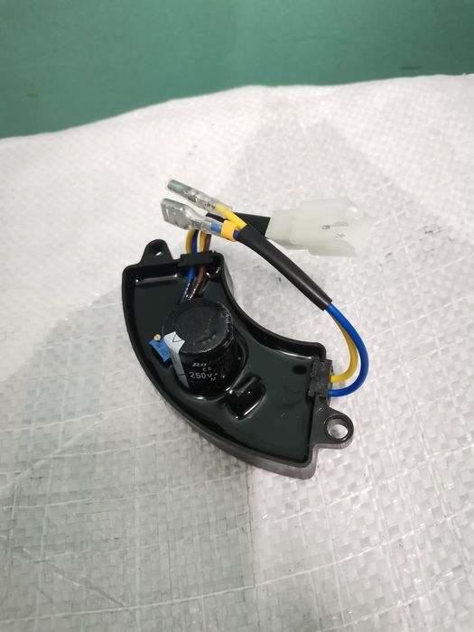 AVR генератора регулятор напруги 2-3,5кВт напряжения