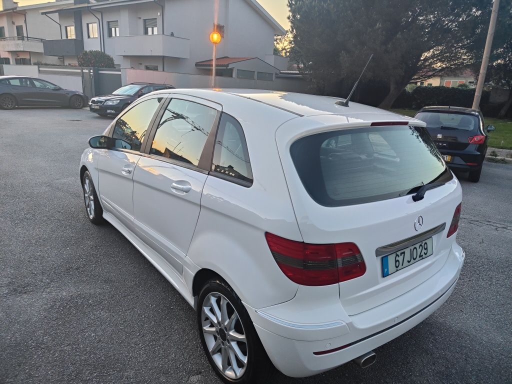 Mercedes B180 Caixa Automática