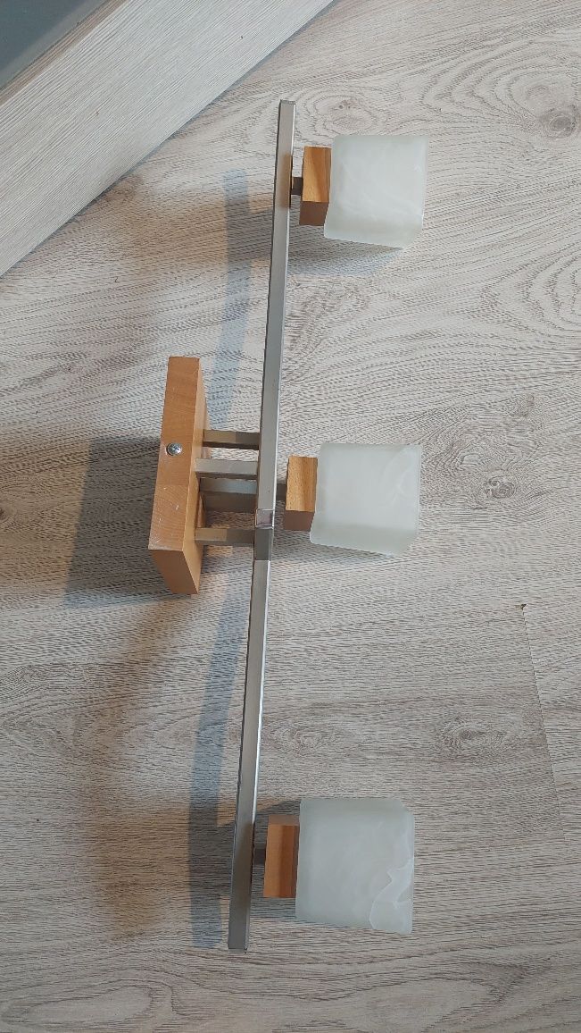 Lampa sufitowa ze szklanymi kloszami