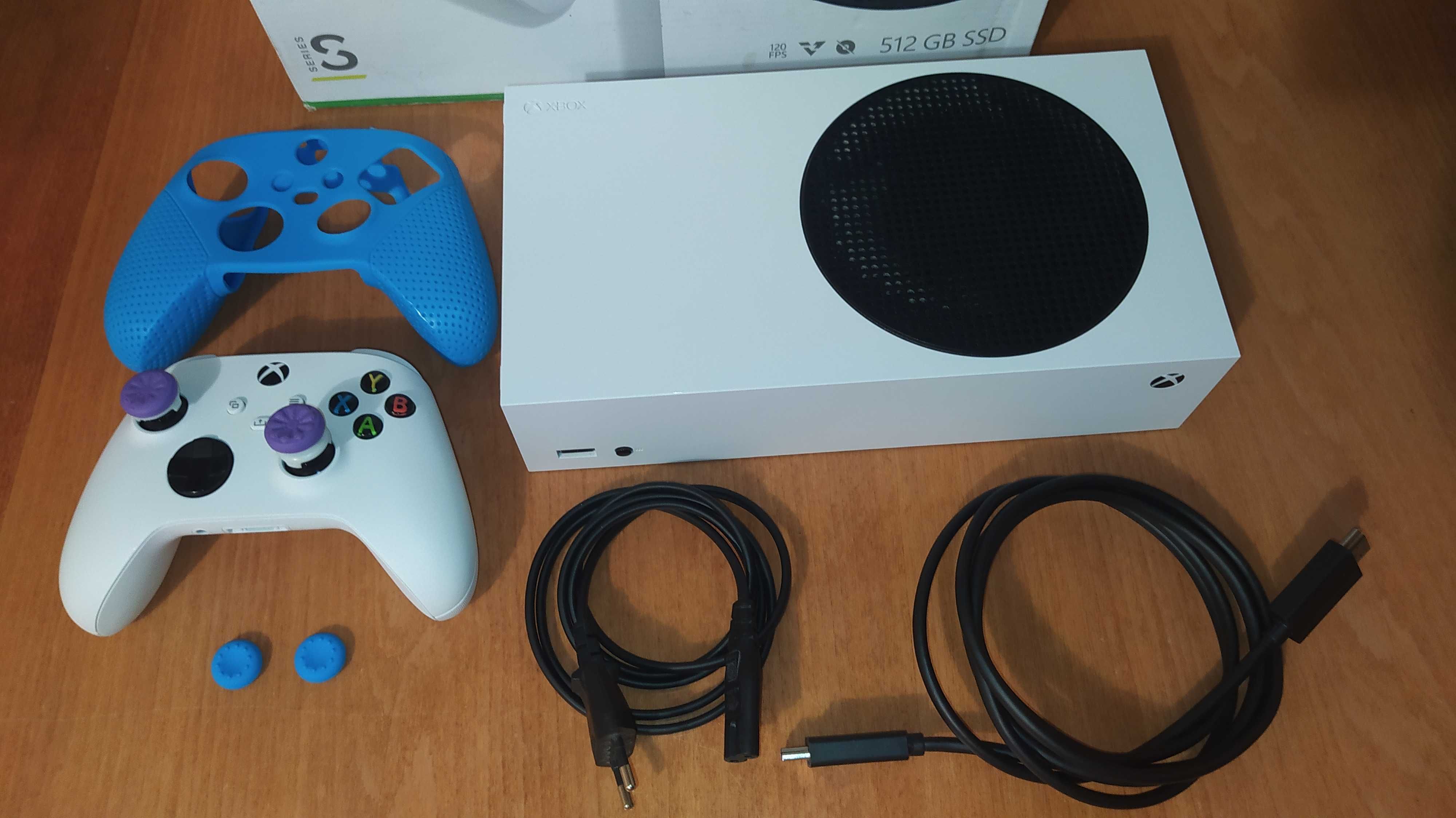 Xbox Series S з коробкою