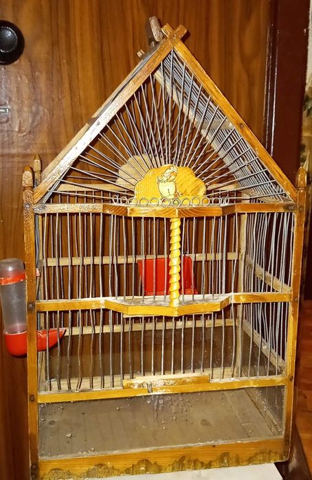 Клетка для попугаев.