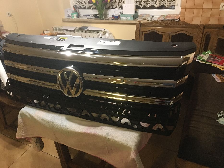 Gril Grill Atrapa VW Volkswagen Crafter II 2017 --> igła