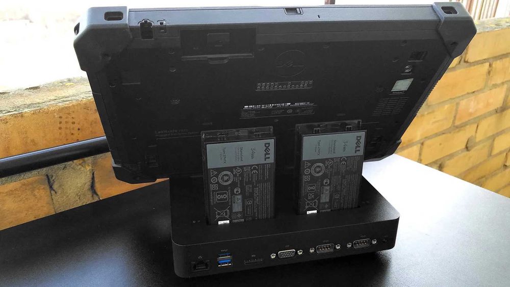 Защищенный планшет Dell 7202 Rugged, 12"/Core M/8GB/128GB/GPS/4G/IP65