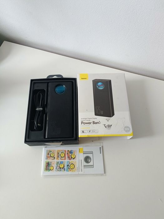 Powerbank BASEUS Amblight 30000mAh 65W
Cały komplet