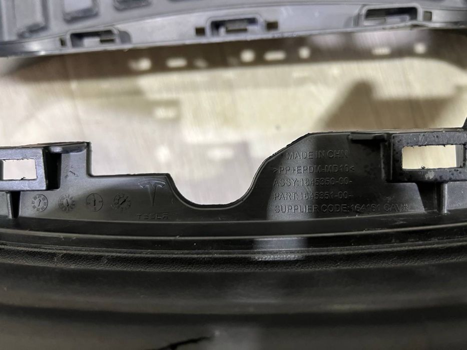 Багажник передний Tesla Model 3 ( 2021 - 2025 г ) ванна бокс 164535100