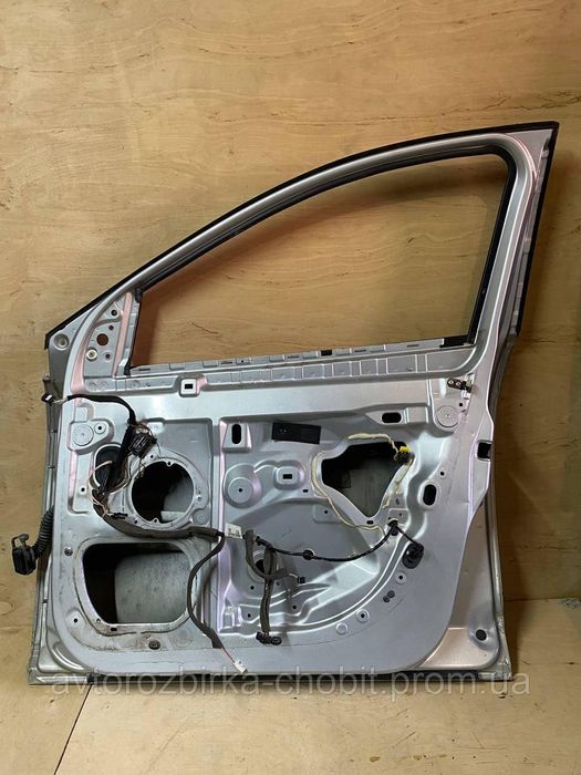 Дверь передняя правая Renault Megane III,TED69 801006560R, 801860005R
