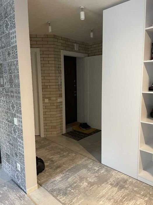 Сдается 3-х к. квартира студия с авторским ремонтом в р-не Металлургов