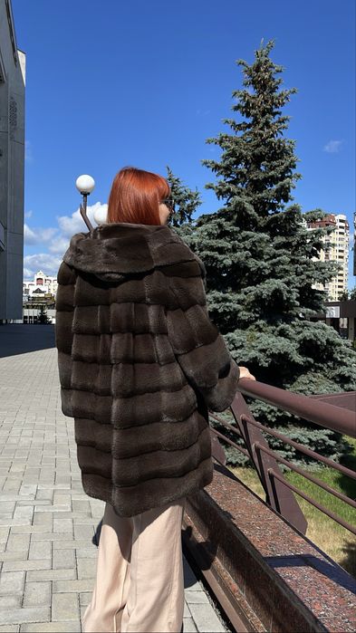 Шуба норкова з капюшоном плюшева крій балончик 85 см р.46-48-50