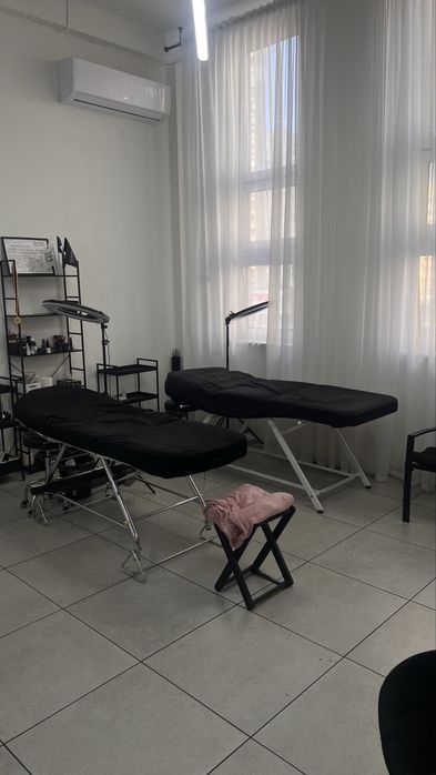 Робоче місце майстрам в салоні краси