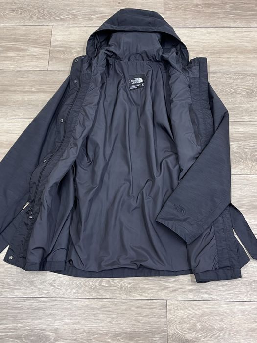 The north face L XL чорна демі куртка вівтрівка дощовик трекінгова