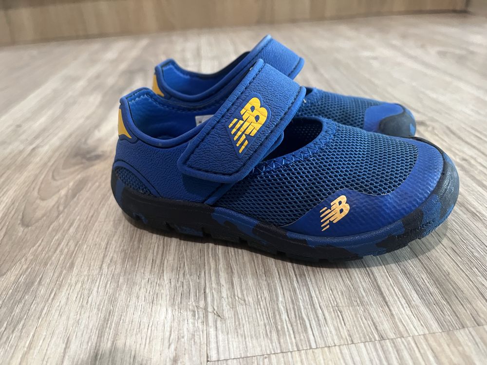 Аквашузи,сандалі New balance 26р.Сандалі щенячий патруль