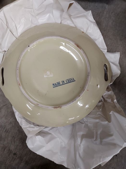 Prato em porcelana antigo