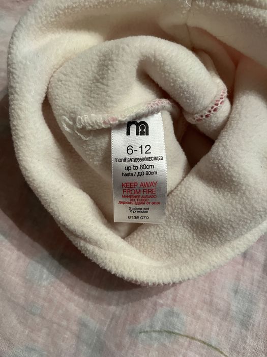 Подарую дитячі шапочки на дівчинку