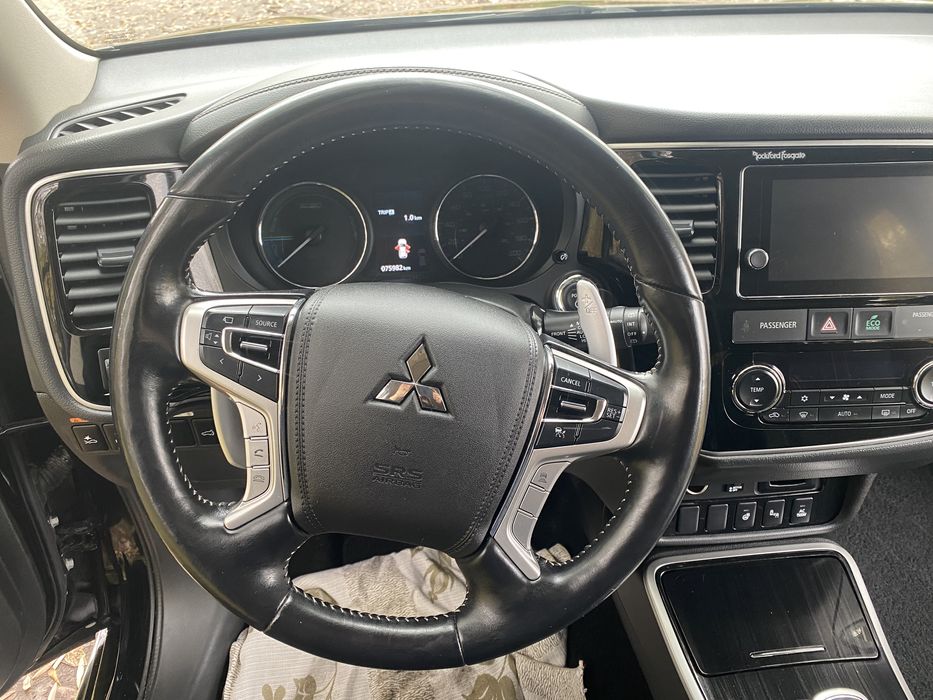 Mitsubishi outlander gt гибрид- плагин (phev)