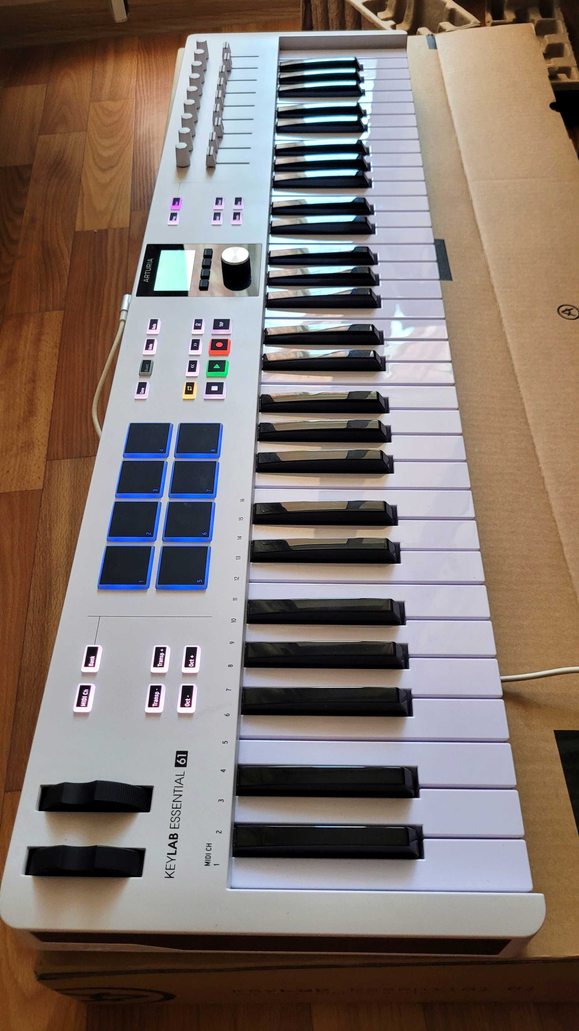 MIDI Arturia KeyLab Essential 61 mk3 (біла)