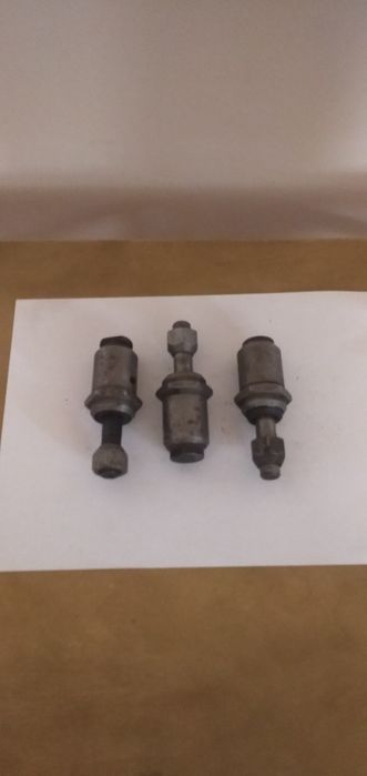 Різьбові втулки на Газ 24