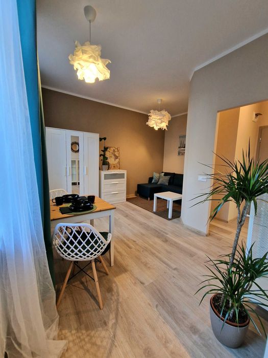 Komfortowa kawalerka w centrum.Karmelicka 1/AWF. Od zaraz.Stałe opłaty