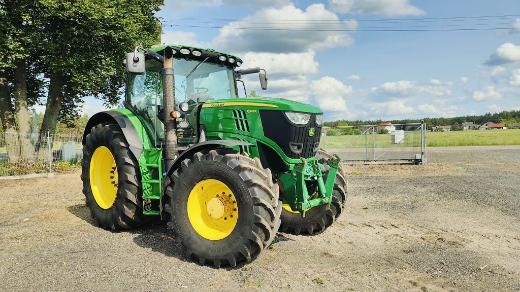 Ciągnik rolniczy John Deere 6210 R
