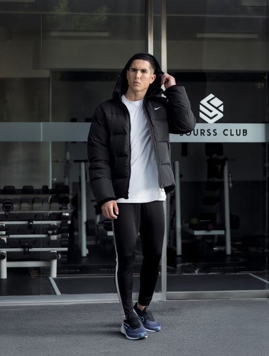 Зимняя куртка мужская черного цвета