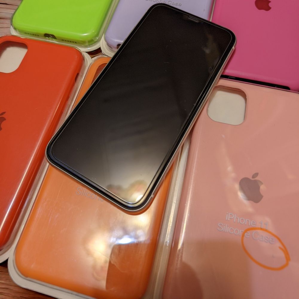 Смартфон Apple iPhone 11 White 64 Gb идеальное состояние, с коробкой