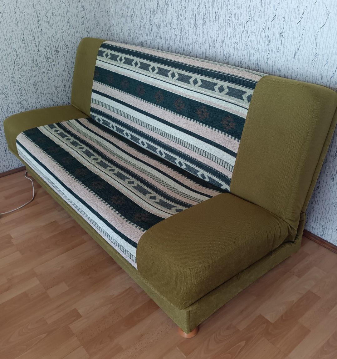 Wersalka w odcieniach zieleni