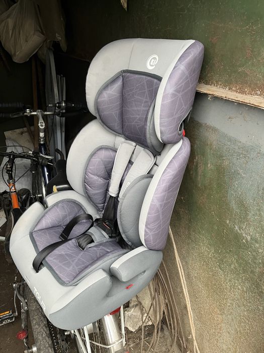 Продам дитяче авто крісло