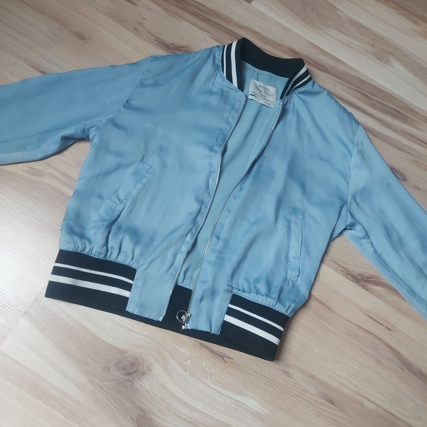 Bershka xs s m kurtka wiatrówka damska