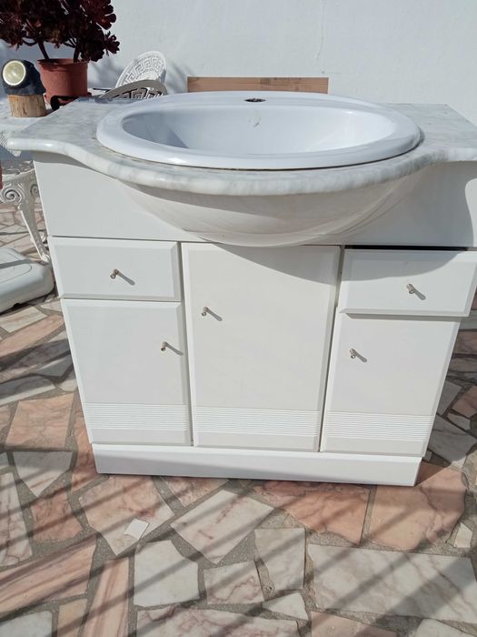 Móvel WC pia e mármore