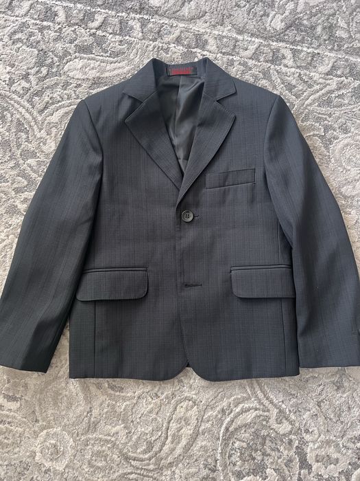 Віддам піджаки для школяра на 1 або 2 клас.