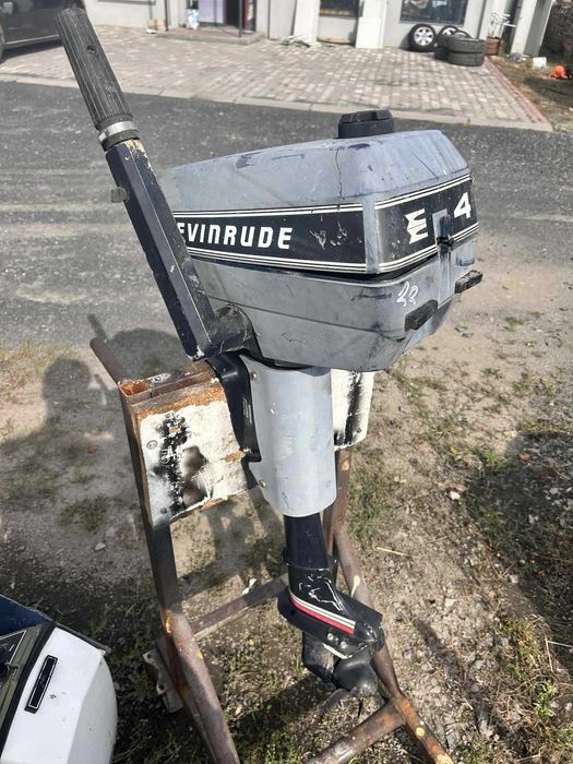 Evinrude 4KM spodzina bez śruby, rumpel, gaźnik