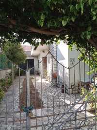 Moradia geminada com 5 quartos em Pinhal de Frades - Seixal