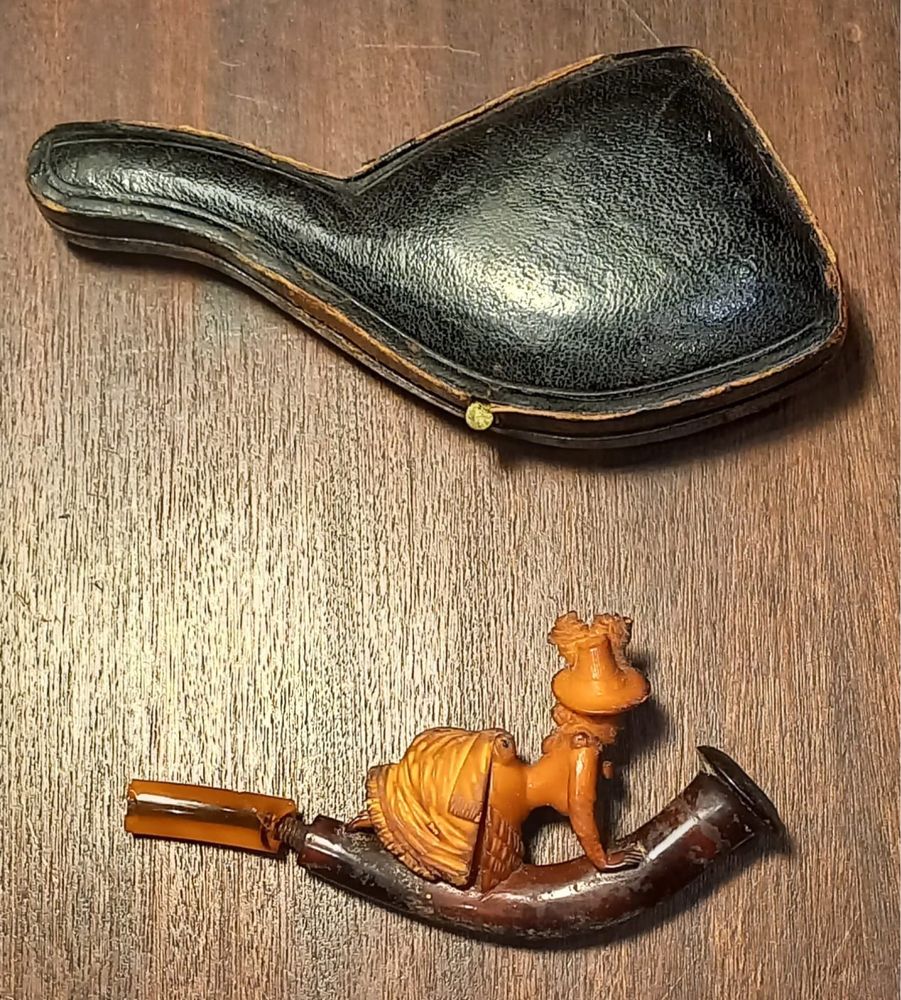 Cachimbo erótico do séc. XIX em âmbar