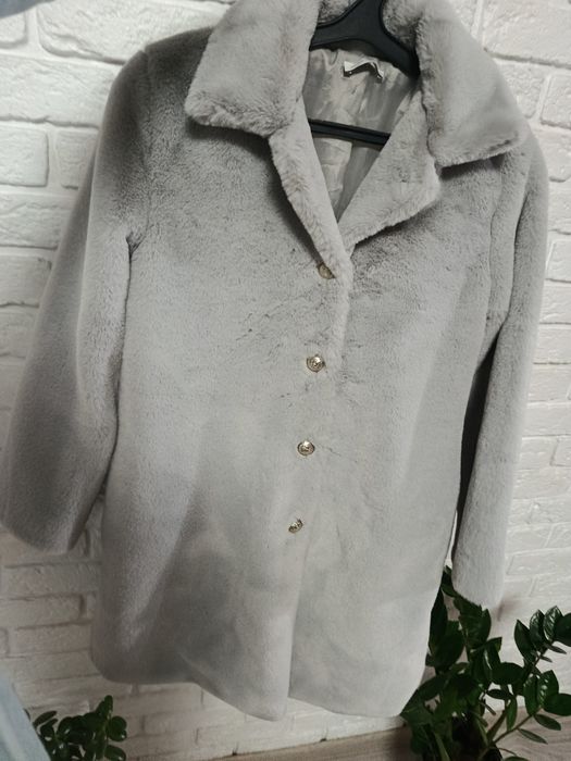 Сіра жіноча шубка