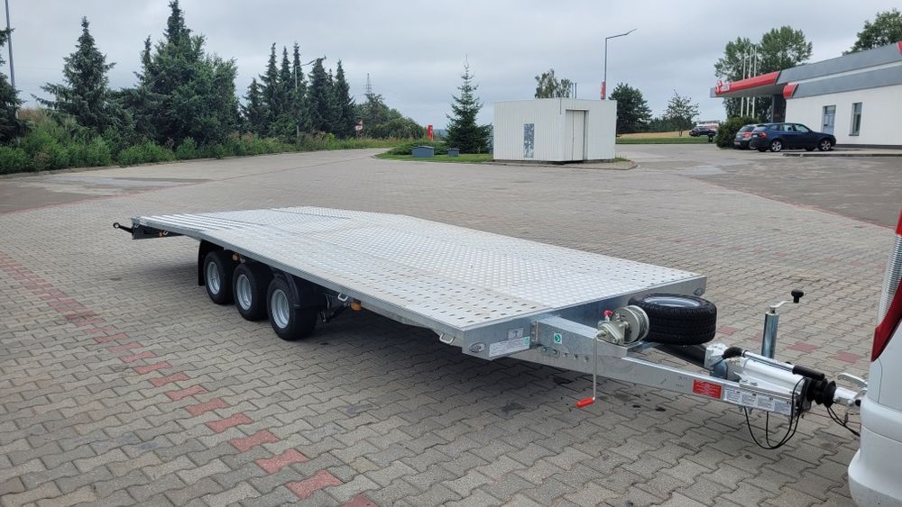 Laweta 3 osiowa , wynajem lawety , pod busy. Transport aut