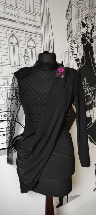 Elegancka sukienka mała czarna