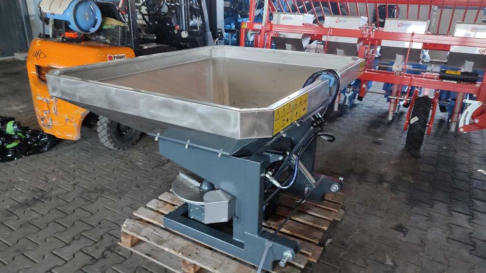 Rozsiewacz nawozów marki Langren RS 600 N (od ręki)