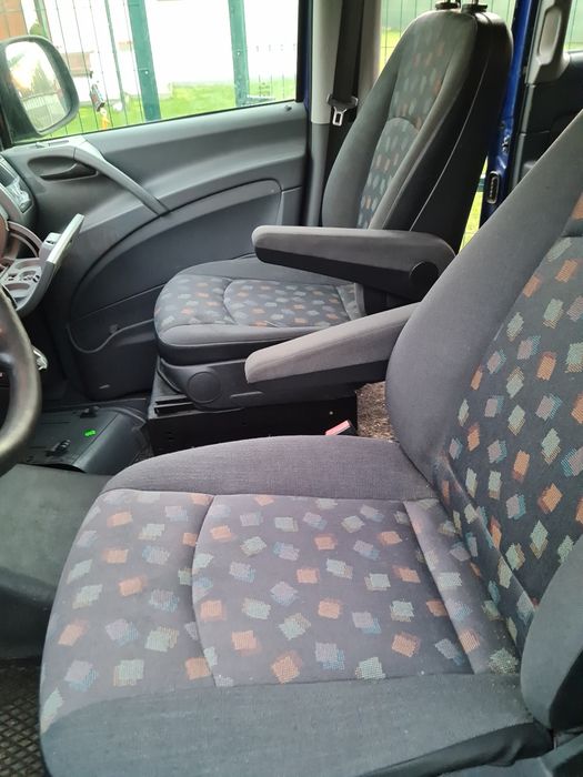 Mercedes Vito ciężarowy brygadówka automat 5-osobowy
